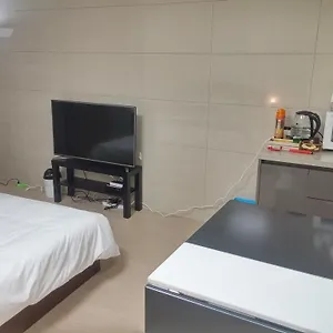 2* Guest house Myeongdong
